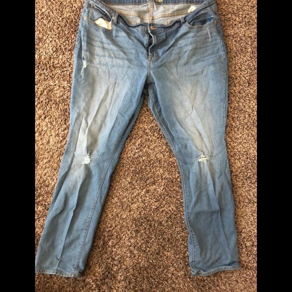 Old Navy Size 20 Light Wash Distressed Jeans